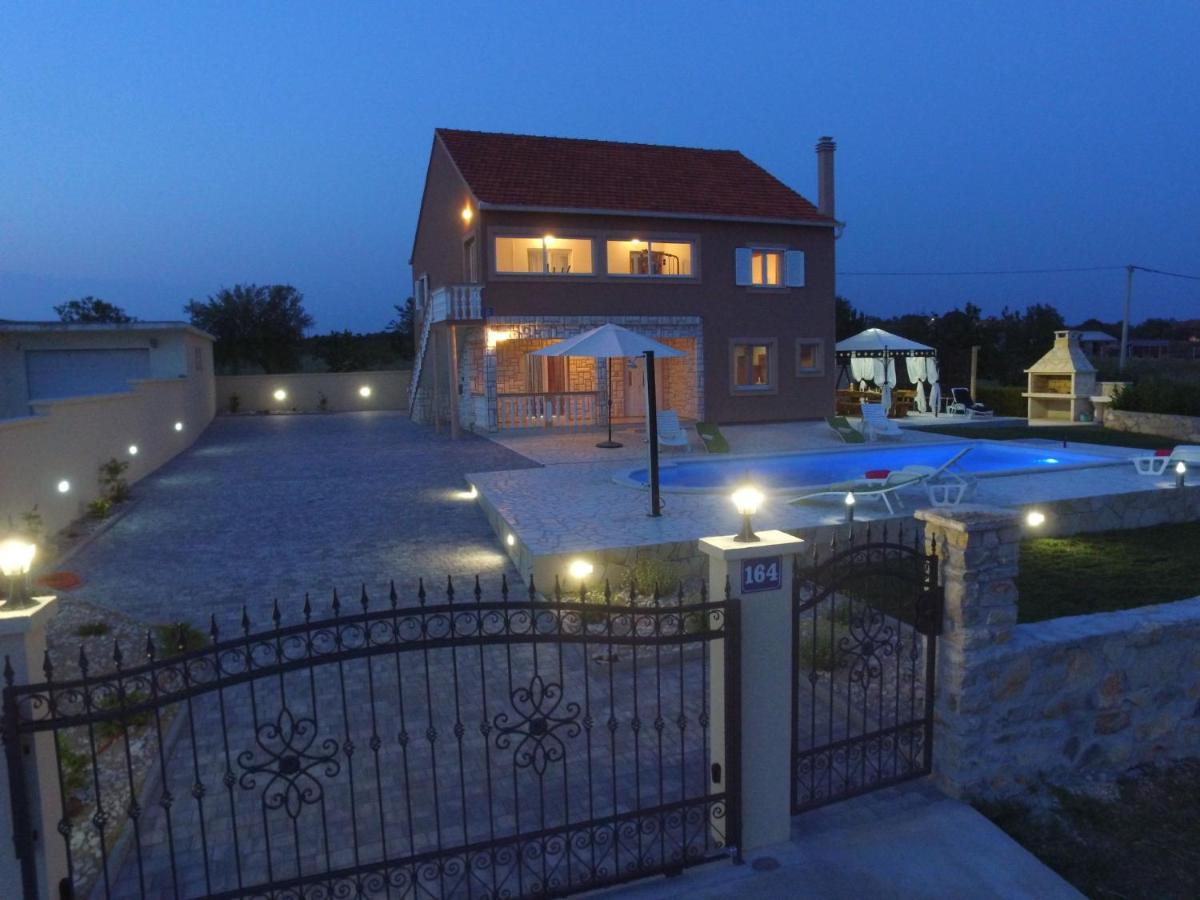 Holiday Home Frane By Interhome Lisane Tinjske Eksteriør billede